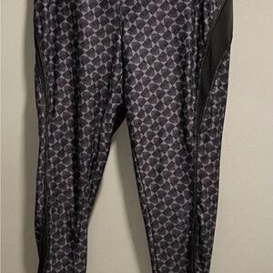 Super Trendy Black & Gray Leggings